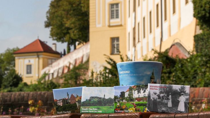 Souvenirs of the town Dachau, photo of refrigerator magnets in front of the Dachau castle