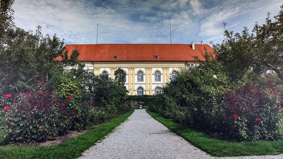 Photo of Dachau Palace, view from courtyard along pebbled path. Photo: City of Dachau