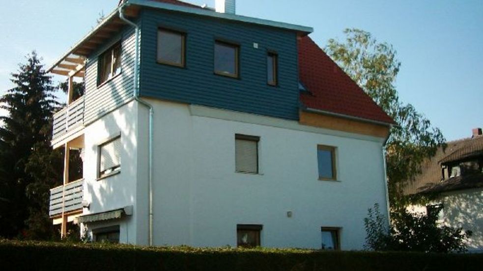 Außenansicht des Gebäudes mit der Ferienwohnung Knauschner