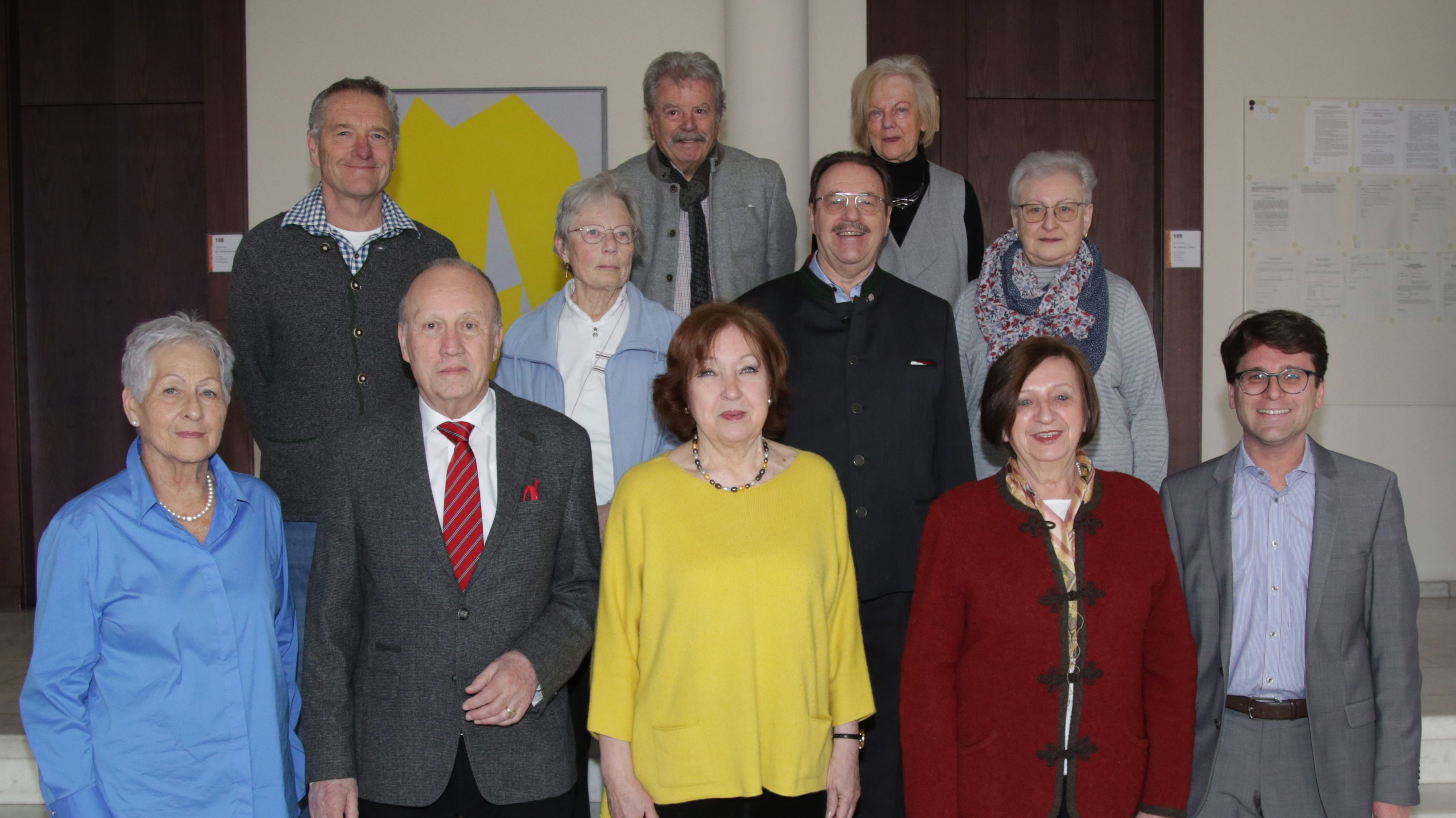 Der aktuelle Seniorenbeirat der Stadt Dachau mit Oberbürgermeister Florian Hartmann