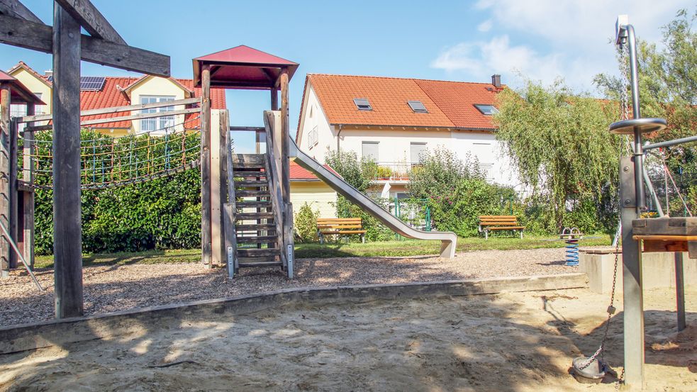 Rutsche am Spielplatz Rotwandstraße