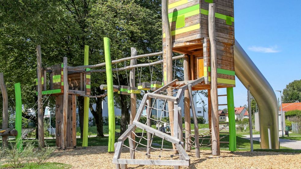 Photo of playground with climbing tower and climbing frame. Photo: City of Dachau