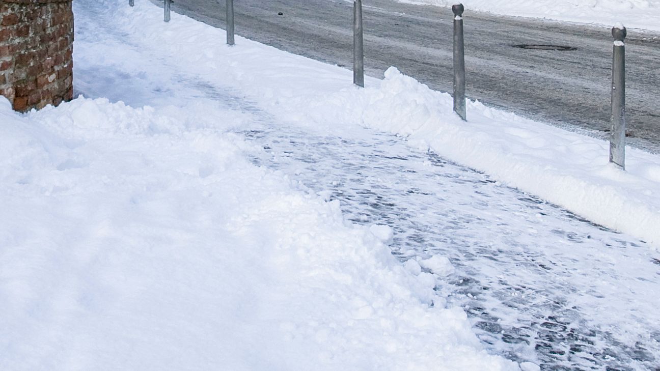 Schneegeräumter Gehweg