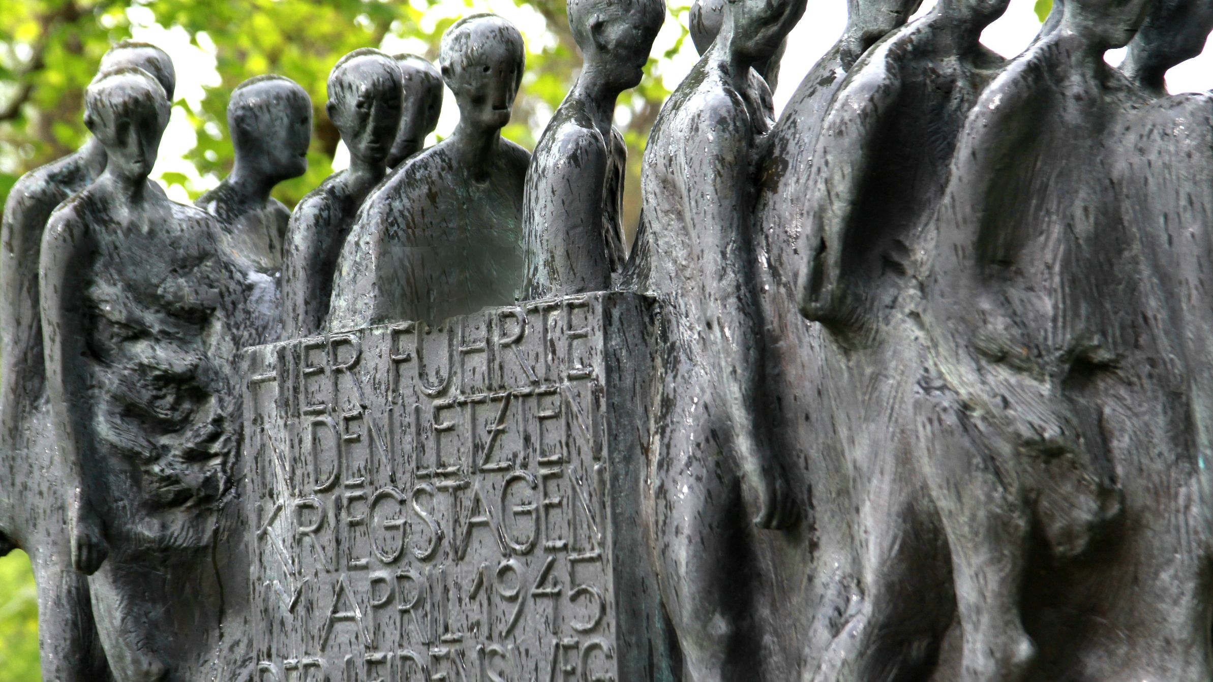 Photo of the memorial commemorating the victims of the "death-marches", located on Theodor-Heuss-Strasse at John F. Kennedy Square in Dachau, Photo: City of Dachau