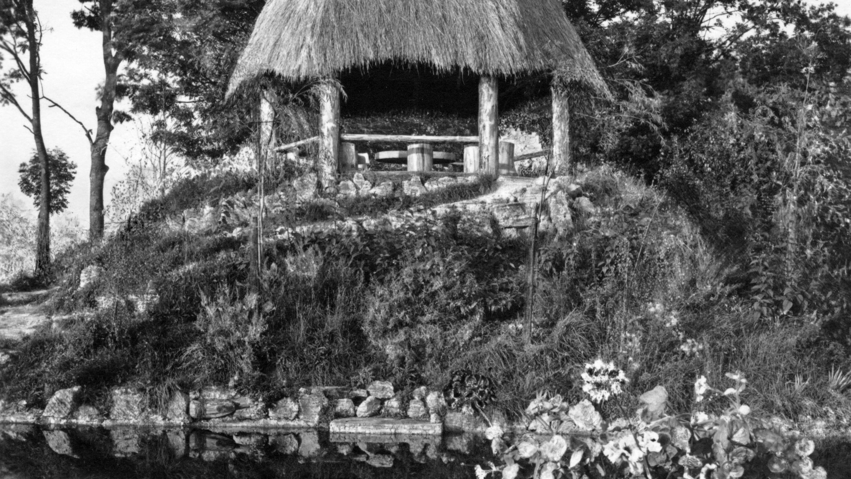 Haus Ruckteschell_früher_Garten mit Teehaus Haus Ruckteschell_früher_Garten mit Teehaus