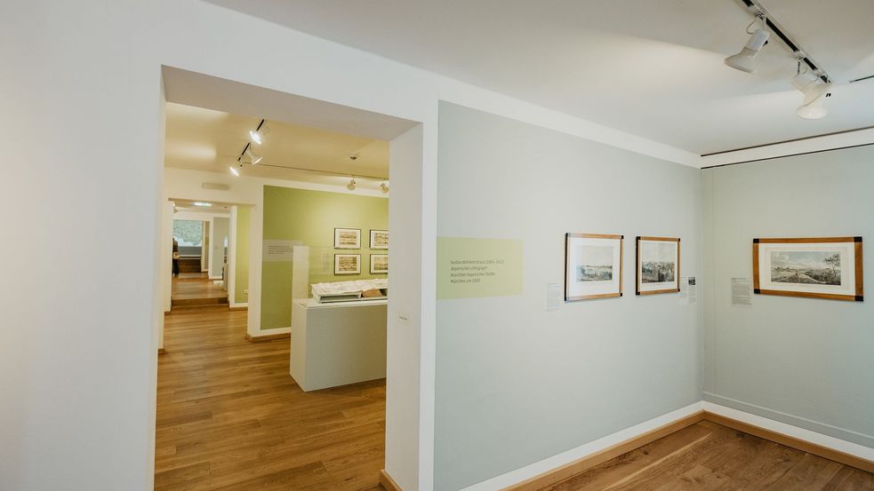 Räume des Bezirksmuseum Dachau, Blick durch mehrere Ausstellungsräume