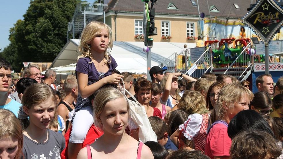 Kinder auf dem Volksfest