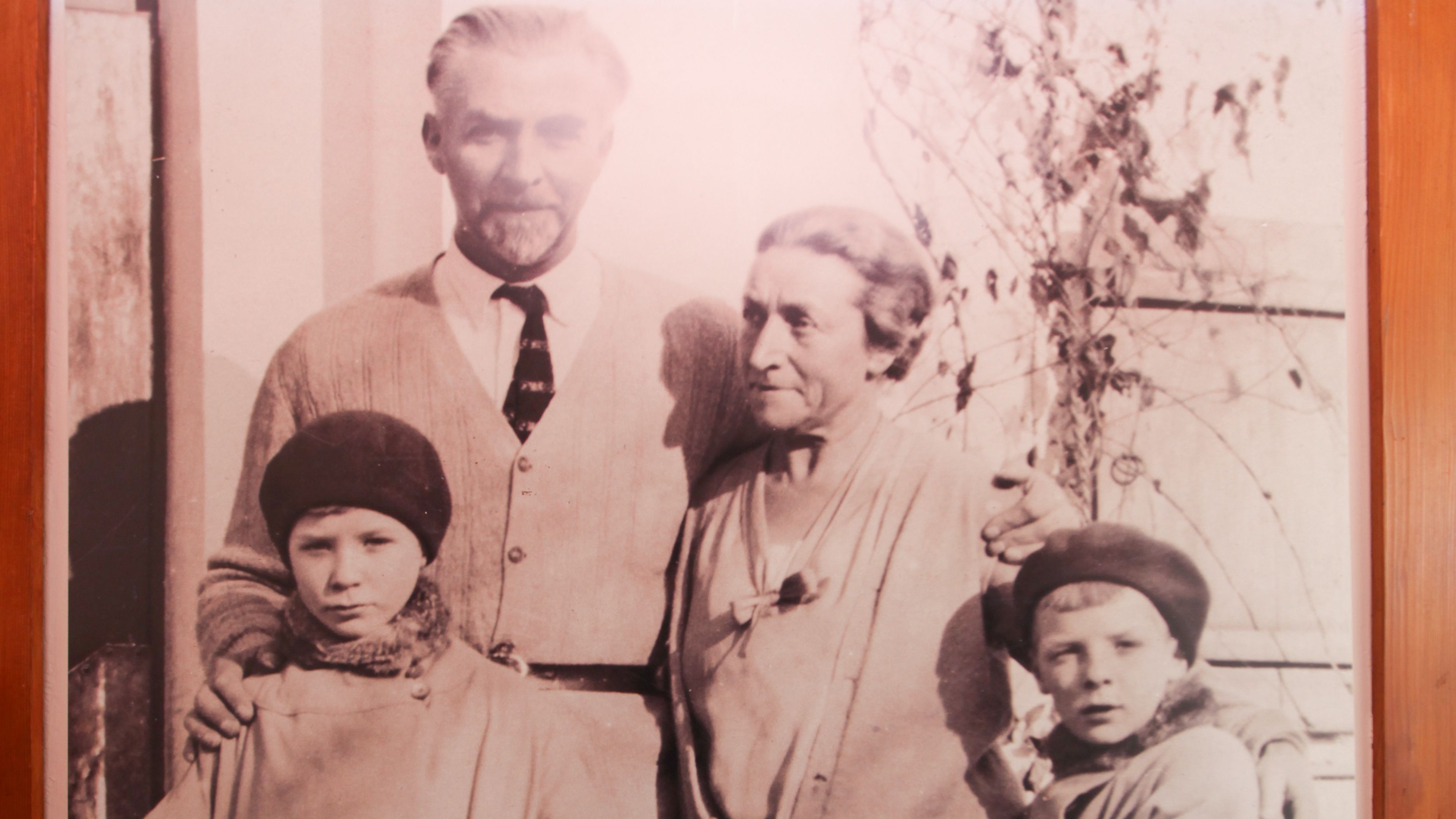 Familie Ruckteschell, Foto im Eingangsbereich