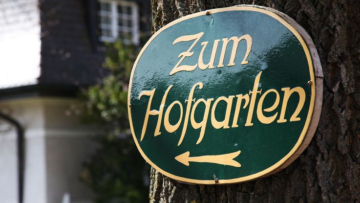 Schild zum Hofgarten