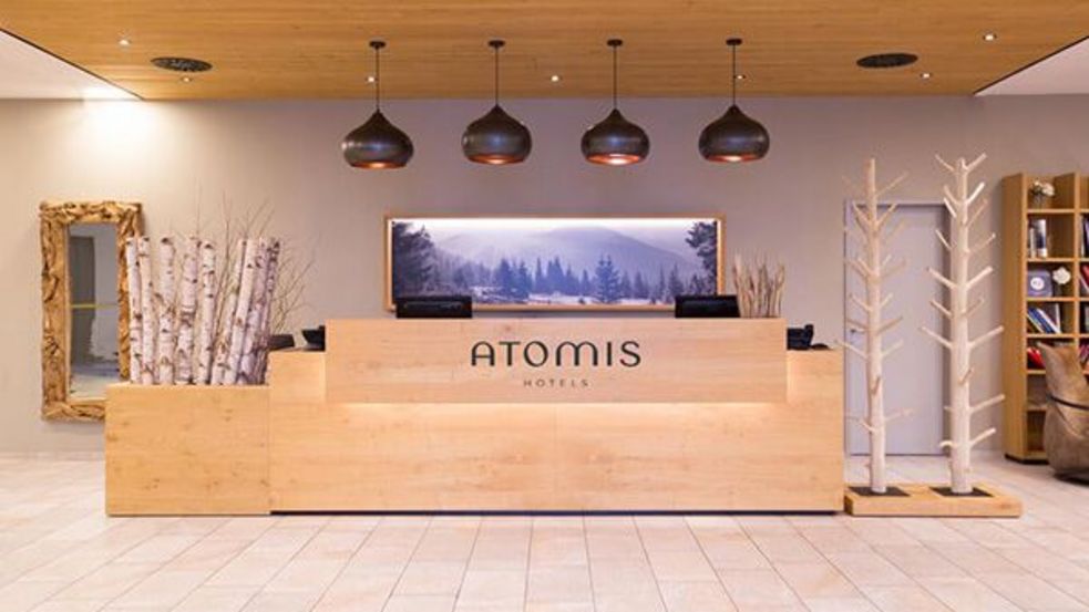 Rezeption im Hotel Atomis in Dachau