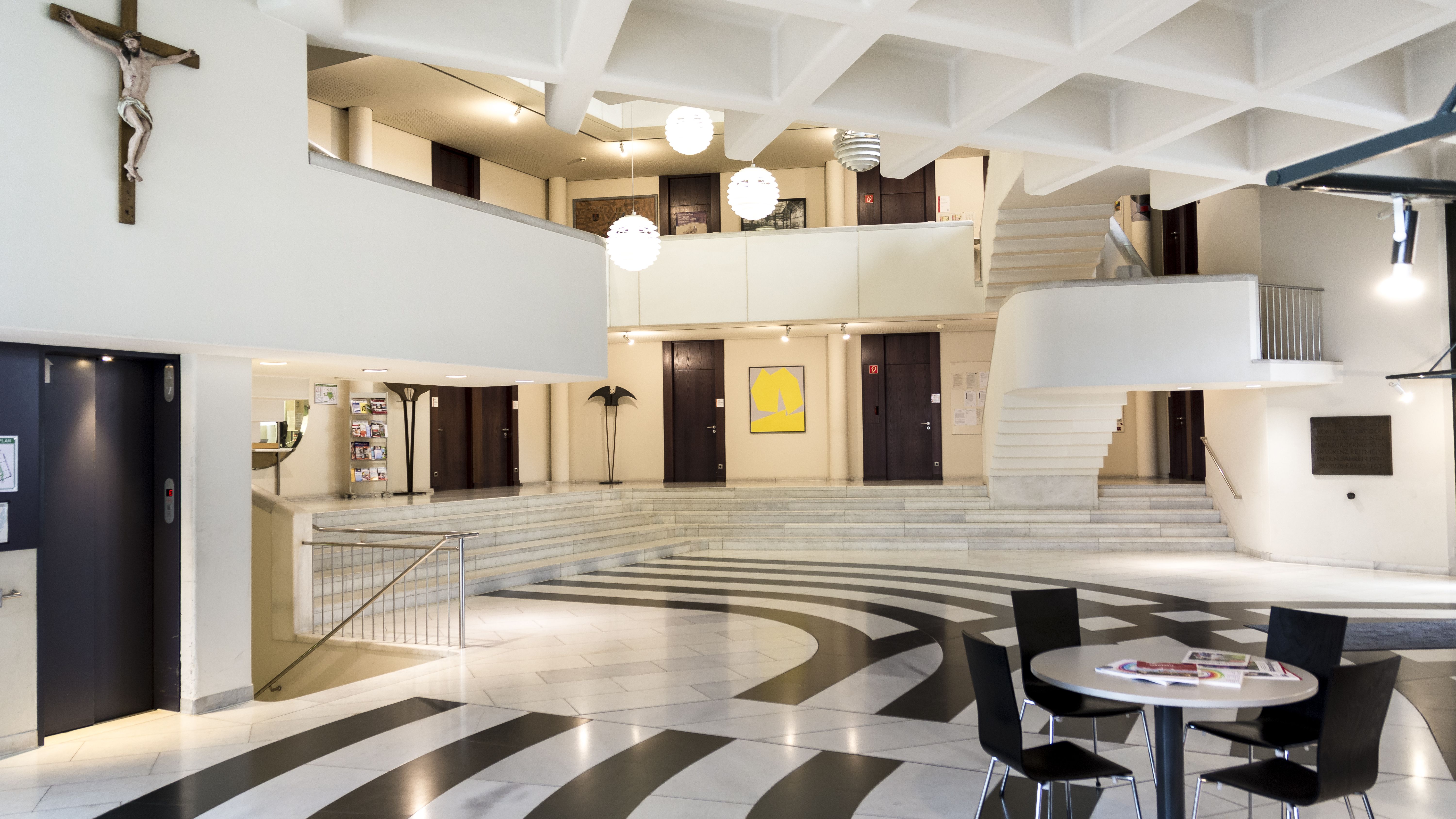 Photo of Dachau city hall foyer. Photo: City of Dachau @Jörg Lutz