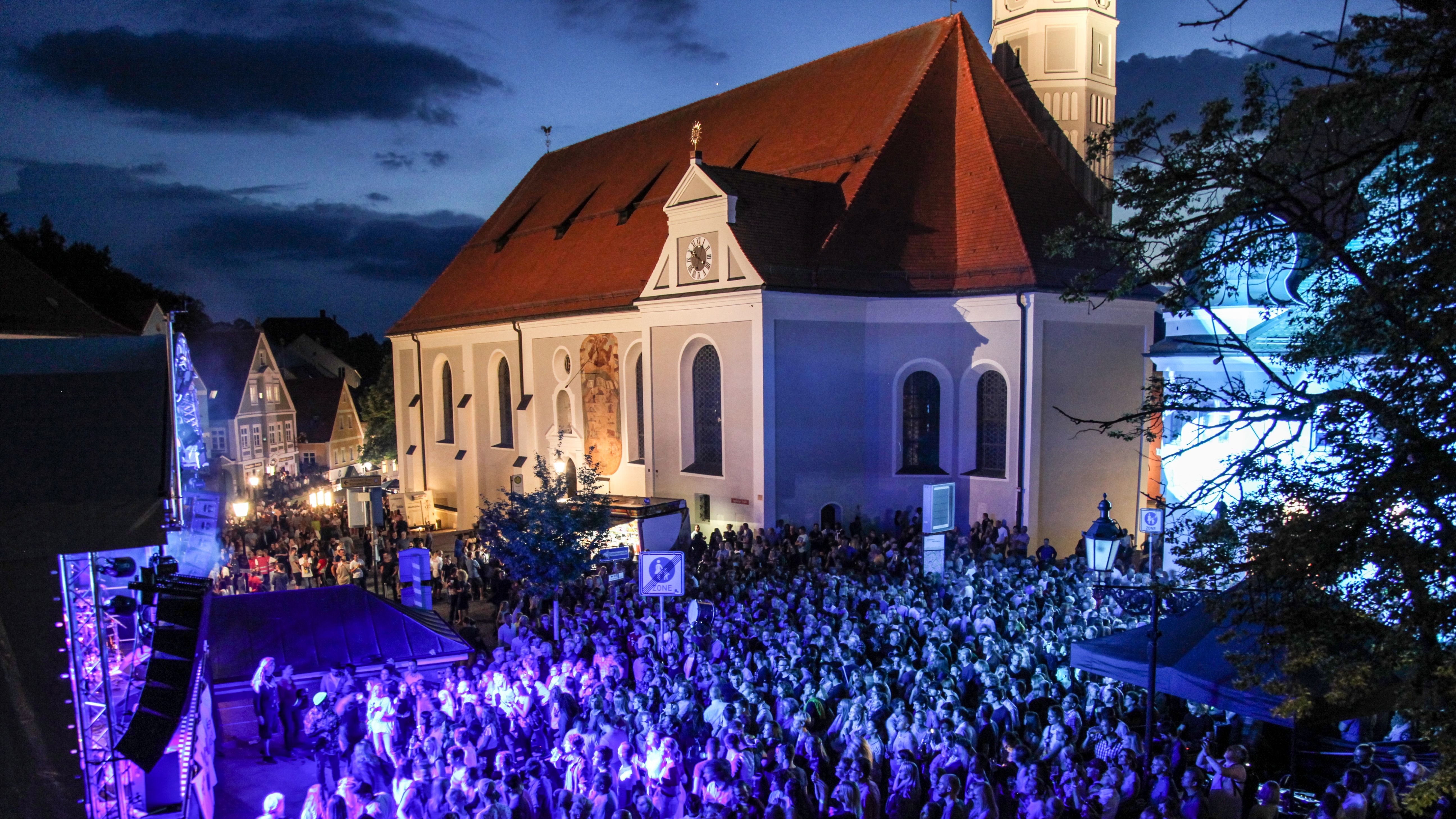 Konzert auf dem Rathausplatz Dachau