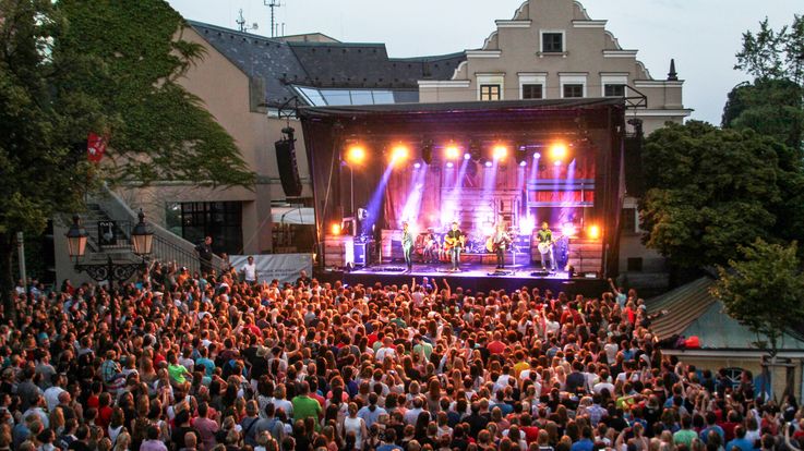 Veranstaltung vor dem Dachauer Rathaus