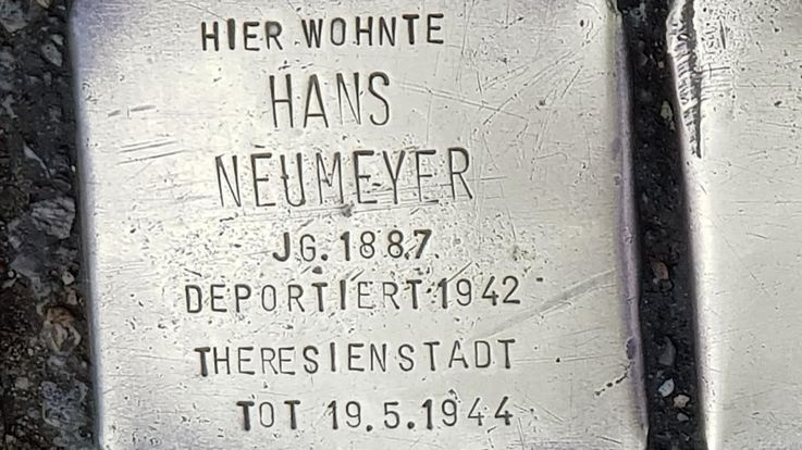 3 Stolpersteine in Dachau, in Gedenken an Vera und Hans Neumeyer und Julius Kohn