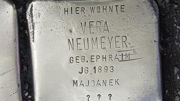 3 Stolpersteine in Dachau, in Gedenken an Vera und Hans Neumeyer und Julius Kohn